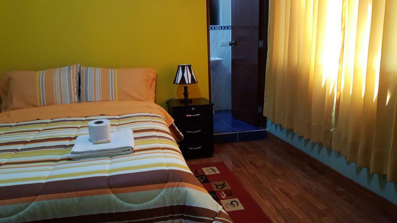 Hostal Los Pinos ワンカヨ エクステリア 写真